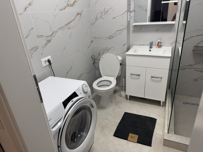 Diamantului, ap. cu parcare privata langa statie STB.