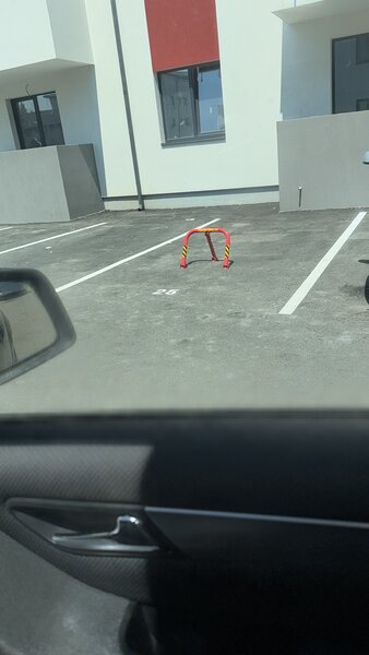 Diamantului, ap. cu parcare privata langa statie STB.