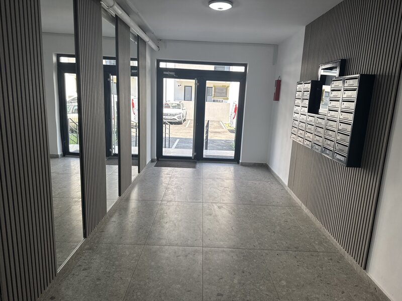 Diamantului, ap. cu parcare privata langa statie STB.